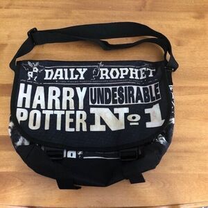 Harry Potter Daily Prophet Sirius Black Prisoner Azkaban Messenger Bag